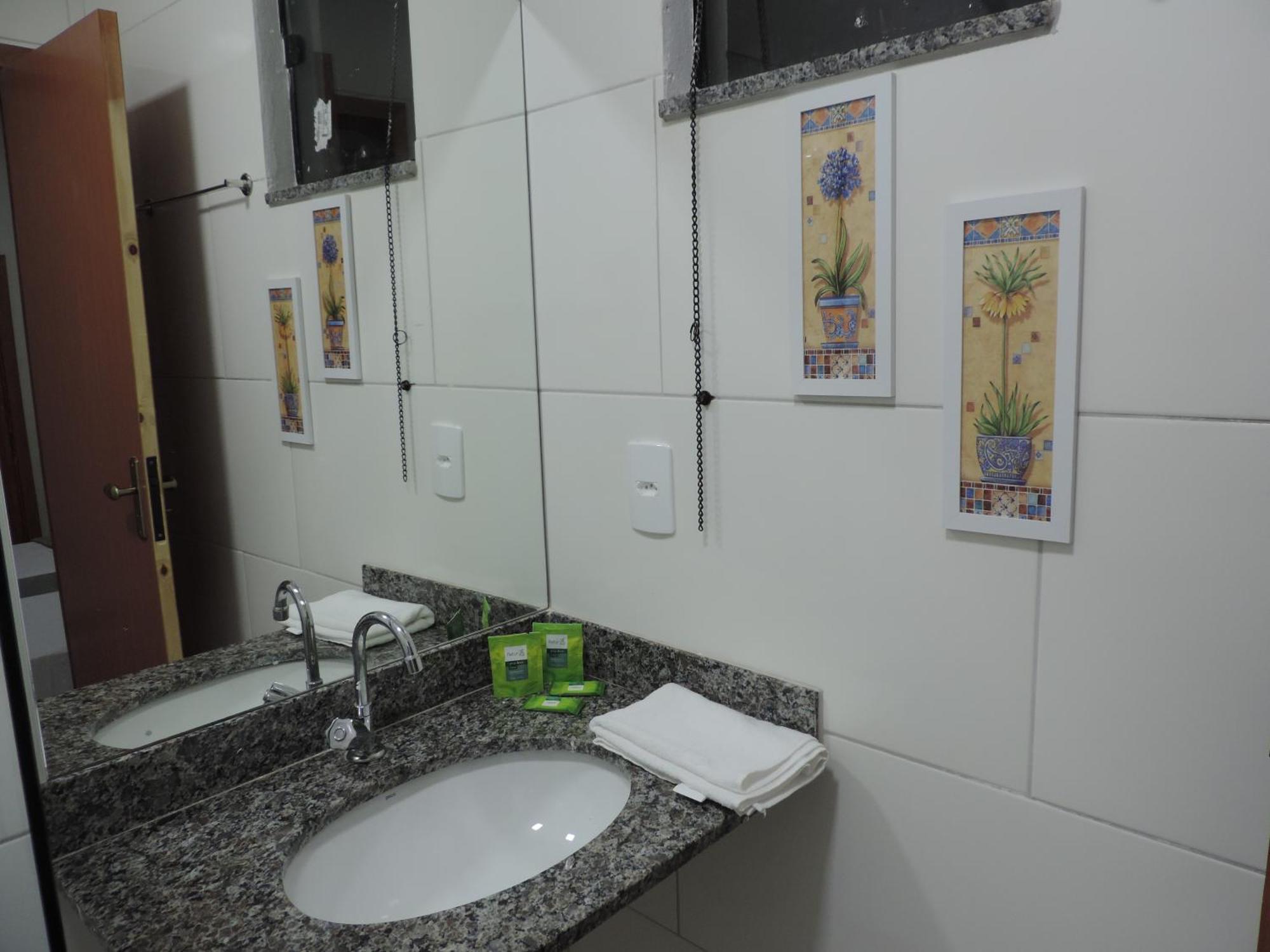Sb Hospedaria Pousada Uberaba Buitenkant foto